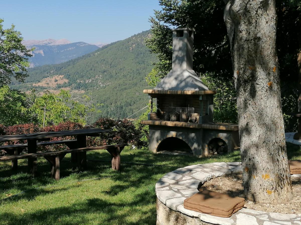Ξενώνας Το Πατρικό Karia  ภายนอก รูปภาพ