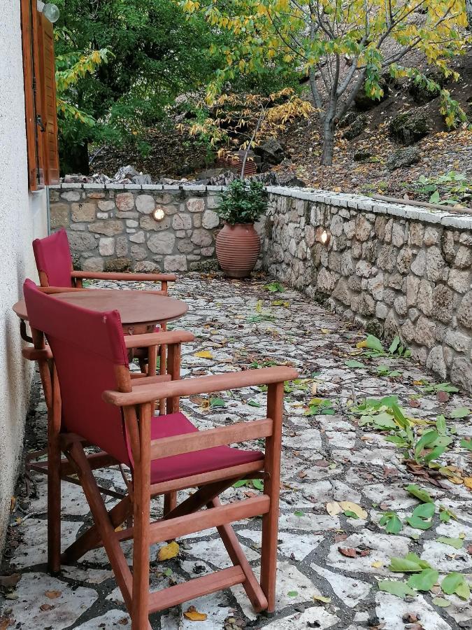 Ξενώνας Το Πατρικό Karia  ภายนอก รูปภาพ